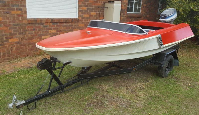 Fiberglass Boat - 14ft Savage Javelin With Trailer & Outboard Motor - N...
