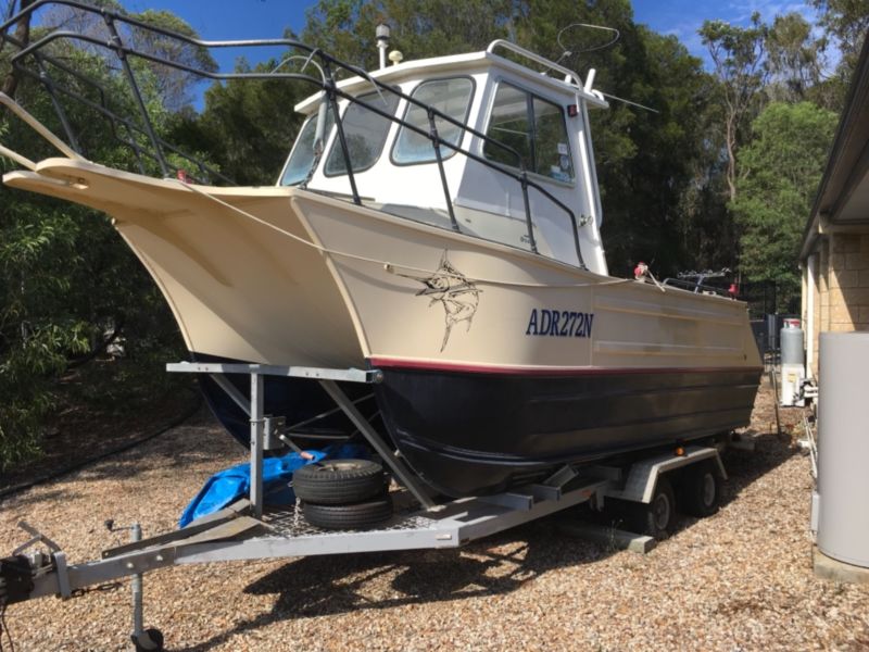 Marlin Broadbill Aluminium Boat Catamaran Twin 115 Johnson Outboard On