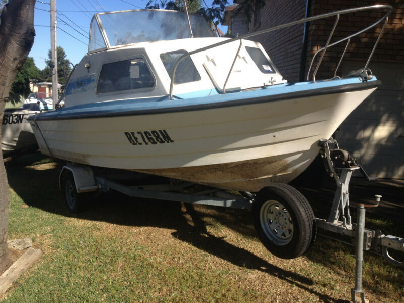 Savage Pacific 16' Fibreglass Half Cabin Hull,gal Trailer, No Motor ...