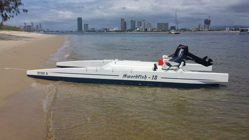 18' power catamaran